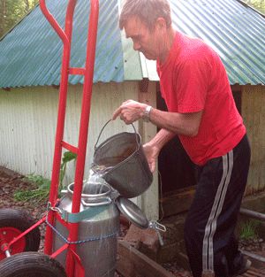 Питьевая вода из родника в Верхних Осельках