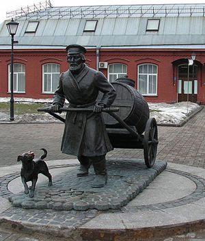 Памятник водовозу в Санкт-Петербурге